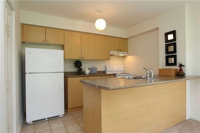 109 - 90 Aspen Springs Dr, Clarington, L1C5N3 | Image 2