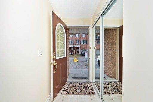 96 Jenkinson Way, Toronto, M1P5H4 | Image 3