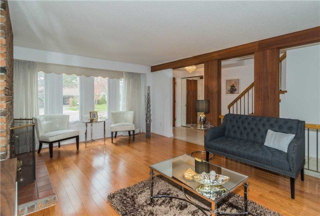 27 Macklingate Crt, Toronto, M1V1A2 | Image 3