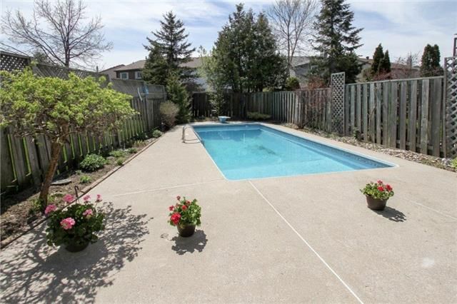 739 Edgewood Rd, Pickering, L1V2Z7 | Image 3