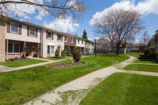 93 - 580 Eyer Dr, Pickering, L1W3B7 | Image 2