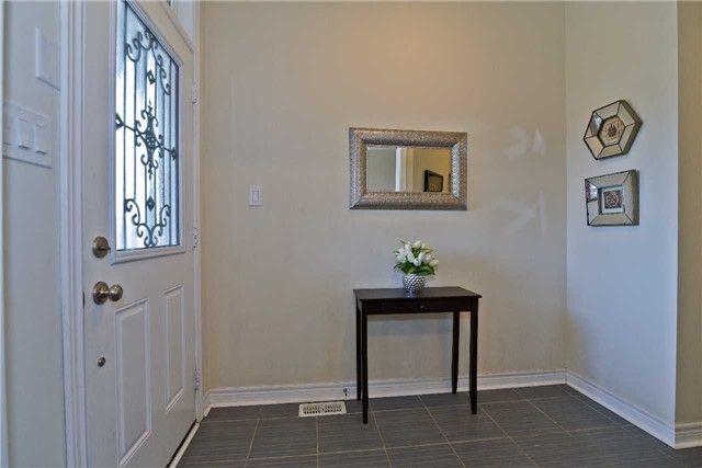 7 Grogan St, Ajax, L1Z0P6 | Image 2