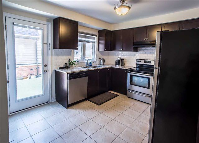 19 Kawneer Terr S, Toronto, M1P0C3 | Image 3