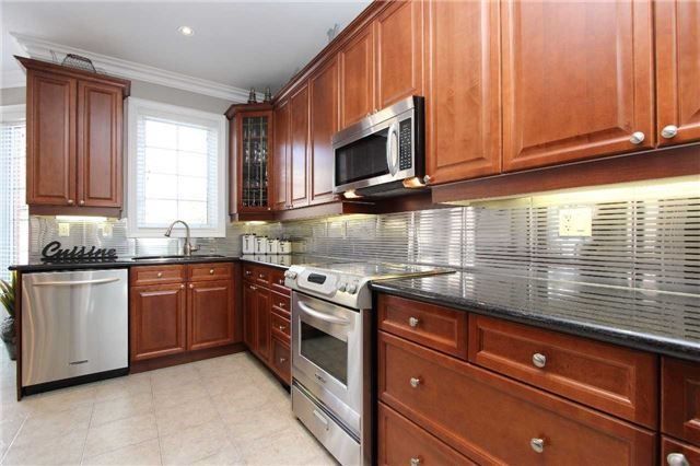 1071 Copperfield Dr, Oshawa, L1K3C4 | Image 2