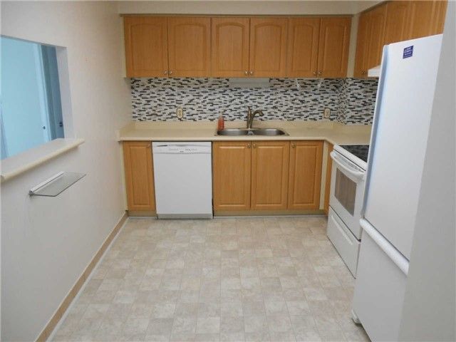 710 - 711 Rossland Rd E, Whitby, L1N8Z1 | Image 2