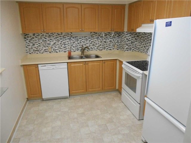 710 - 711 Rossland Rd E, Whitby, L1N8Z1 | Image 3