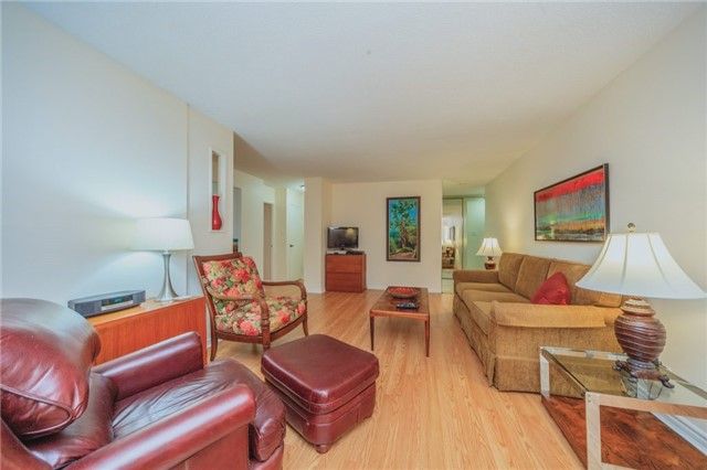 203 - 40 Chichester Pl, Toronto, M1T3R6 | Image 2
