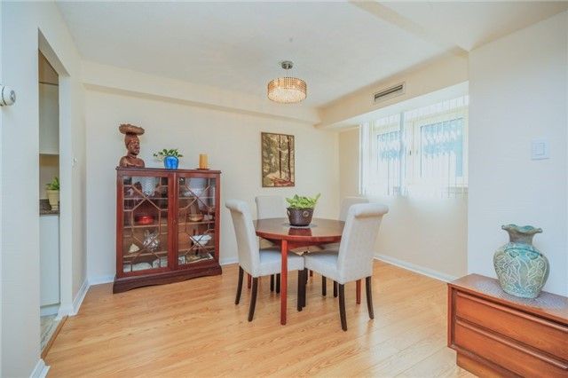 203 - 40 Chichester Pl, Toronto, M1T3R6 | Image 3