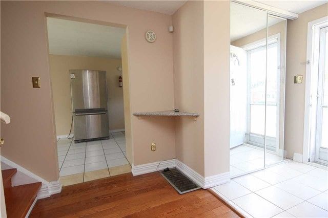 18 Gemshaw Cres, Toronto, M1B1L4 | Image 2