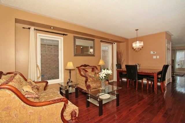 15 Donlevy Cres, Whitby, L1R0B9 | Image 2