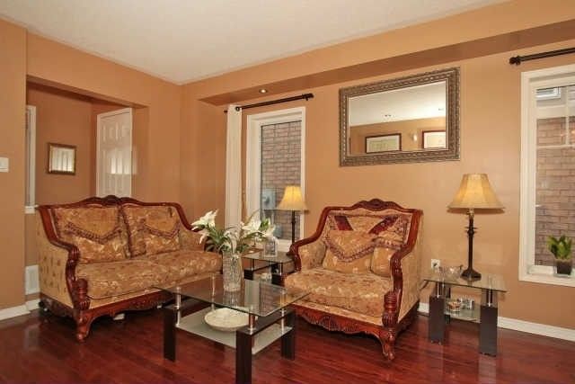 15 Donlevy Cres, Whitby, L1R0B9 | Image 3