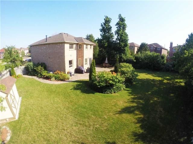 18 Genner Dr, Ajax, L1T3J4 | Image 2