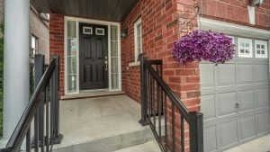 28 Puttingedge Dr, Whitby, L1R0H7 | Image 2