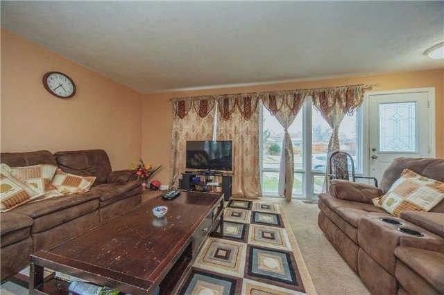 22 Arnprior Rd, Toronto, M1K5A6 | Image 3