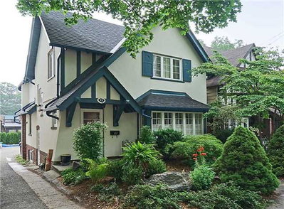 Detached House sold at 35 Duart Park Road, Toronto, Ontario, M4E1J3 - The Beaches - MLS: E3567235