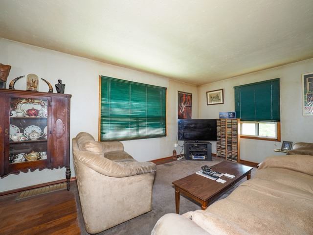 20 Warvet Cres, Toronto, M4B1P3 | Image 2