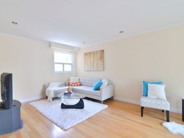 1153 Huntingwood Dr, Toronto, M1S1K6 | Image 3