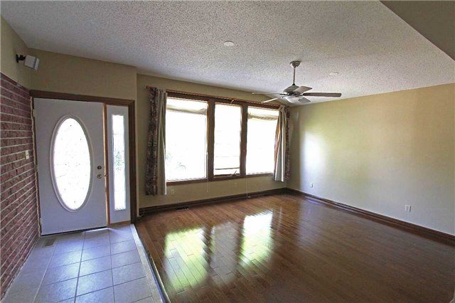 739 Edgewood Rd, Pickering, L1V2Z7 | Image 2