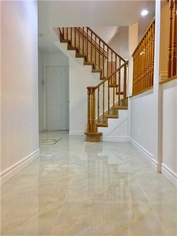 4 Longbow Sq, Toronto, M1W2W7 | Image 2