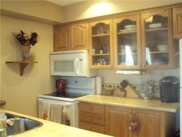 207 - 106 Aspen Springs Dr, Clarington, L1C5N7 | Image 3