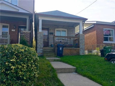 Detached House sold at 103 Denton Avenue, Toronto, Ontario, M1L1G5 - Oakridge - MLS: E3647039