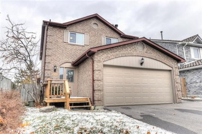Detached House sold at 700 Stonepath Circle, Pickering, Ontario, L1V3T1 - Amberlea - MLS: E3661342