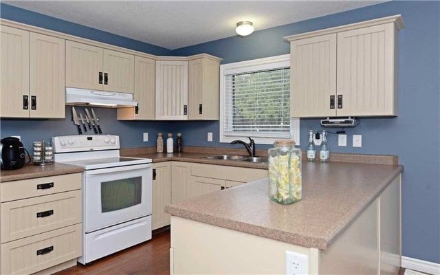 5010 Barber St, Pickering, L1Y1B4 | Image 3