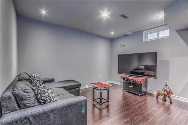 1636 Sarasota Cres, Oshawa, L1G8E9 | Image 3