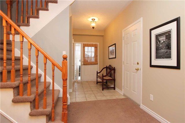 1303 Macinally Crt, Oshawa, L1K 0B6 | Image 3