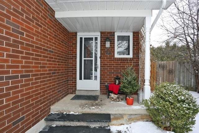 39 Longwood Crt, Clarington, L1E1R9 | Image 3