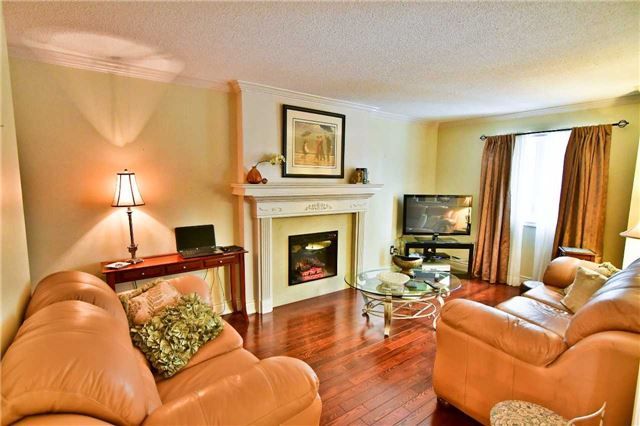 19 Tarsus Cres, Toronto, M1C3W6 | Image 3