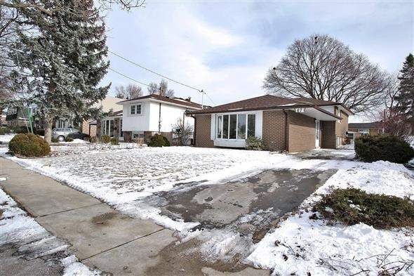 47 Manorglen Cres, Toronto, M1S1W3 | Image 2