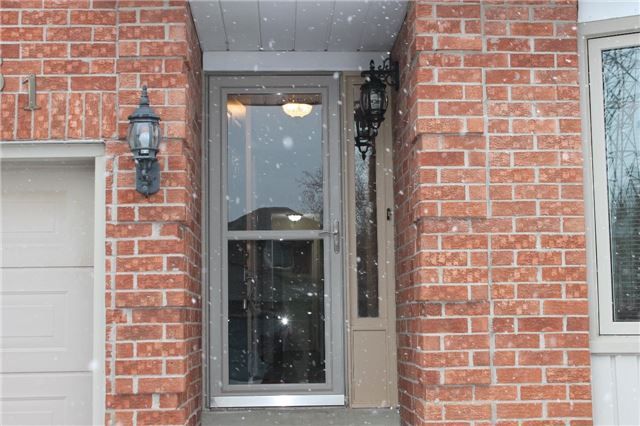 831 Lavis St, Oshawa, L1K1W8 | Image 2