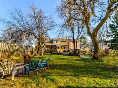 Detached House sold at 214 Clonmore Drive, Toronto, Ontario, M1N1Y1 - Birchcliffe-Cliffside - MLS: E3766853
