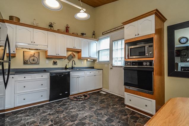 920 Greenwood Cres, Whitby, L1N1C8 | Image 3