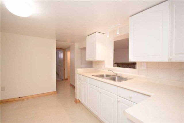 Lower - 124 Burcher Rd, Ajax, L1S2R4 | Image 2