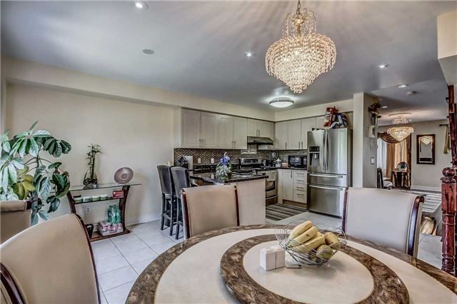 96 Jenkinson Way, Toronto, M1P5H4 | Image 3