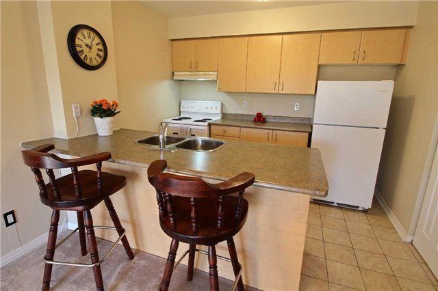 109 - 90 Aspen Springs Dr, Clarington, L1C5N3 | Image 2