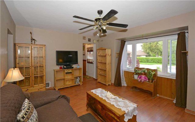 36 Ainsdale Rd, Toronto, M1R3Y8 | Image 3