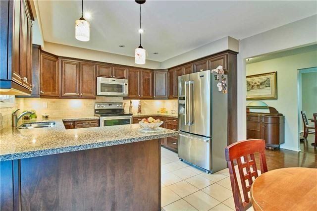 120 Sandringham Dr, Clarington, L1E1Y6 | Image 2