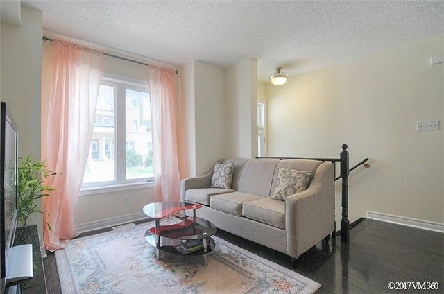 19 Kawneer Terr, Toronto, M1P0C3 | Image 3