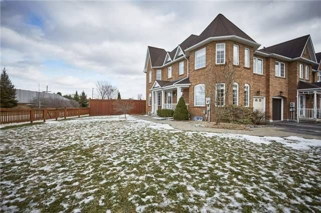 52 Playfair Rd, Whitby, L1N9S7 | Image 2