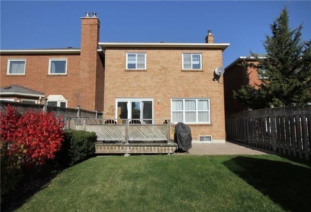 25 Fieldnest Cres, Whitby, [Zip]: | Image 2