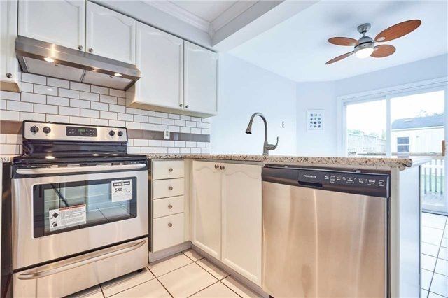 913 Dyer Crt, Oshawa, L1K1V9 | Image 3