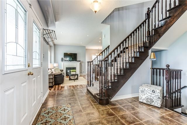 1316 Macinally Crt, Oshawa, L1K0B6 | Image 2