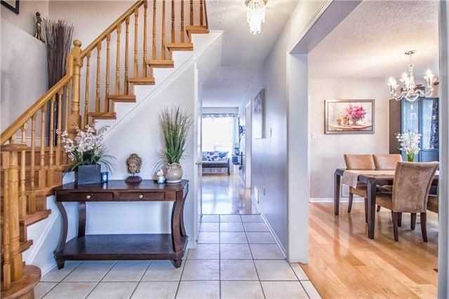 1506 Bentley Lane, Pickering, L1X2M5 | Image 3