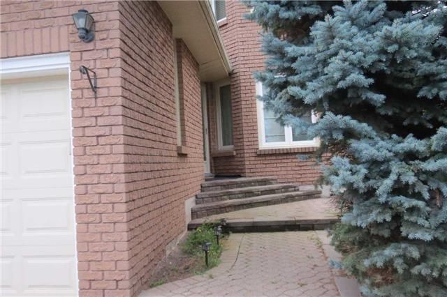 824 Thornton Rd N, Oshawa, L1J7N2 | Image 2