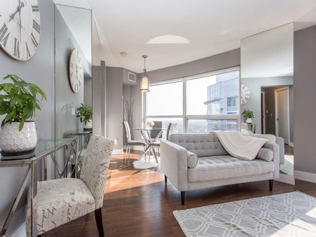 3918 - 135 Village Green Sq, Toronto, M1S0G4 | Image 3