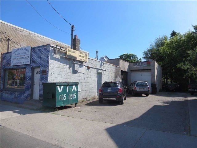 1211 Woodbine Ave, Toronto, M4C4E1 | Image 2