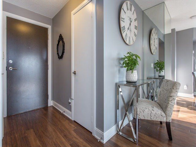 3918 - 135 Village Green Sq, Toronto, M1S0G4 | Image 3